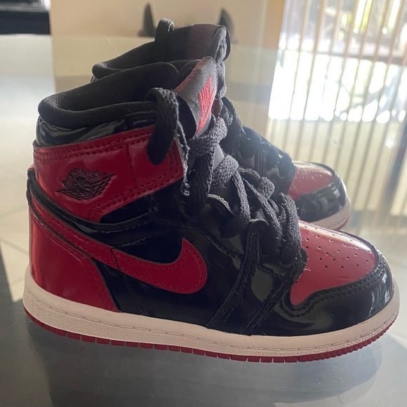 Jordan 1 OG High “Patent Bred” (Infant) - Picture 1 of 8